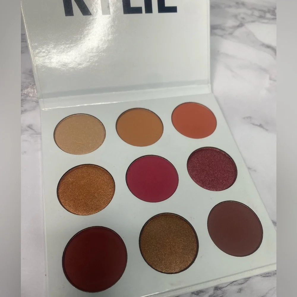 Kylie Cosmetics The‎ Burgundy Eyeshadow Palette